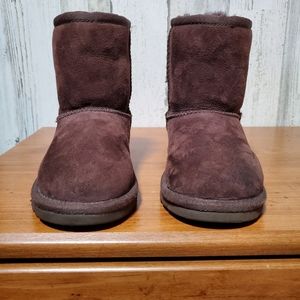 Kids brown uggs size 9